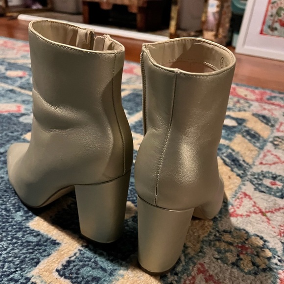 Lulu’s Gold Booties - Picture 7 of 7